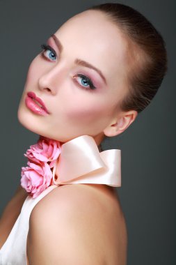 moda kız portrait.accessorys.on gri arka plan