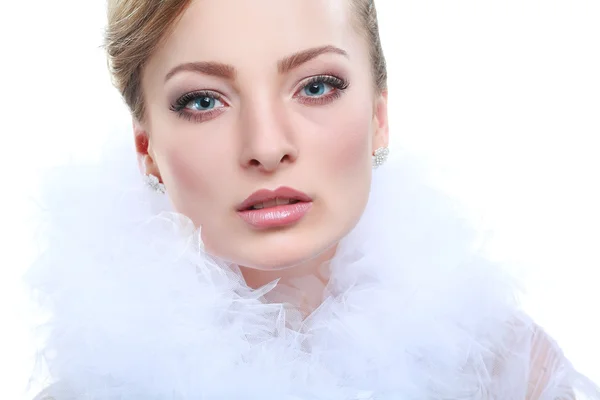 Um retrato de menina elegante está em estilo de moda. Decoração de casamento. Isolado sobre um fundo branco — Fotografia de Stock