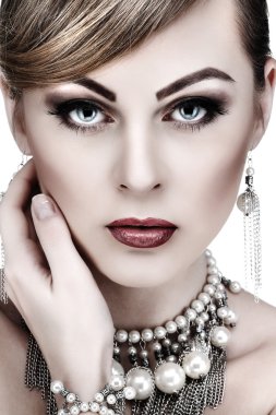 seksi whiteheaded genç kadın ile güzel closeup portresi