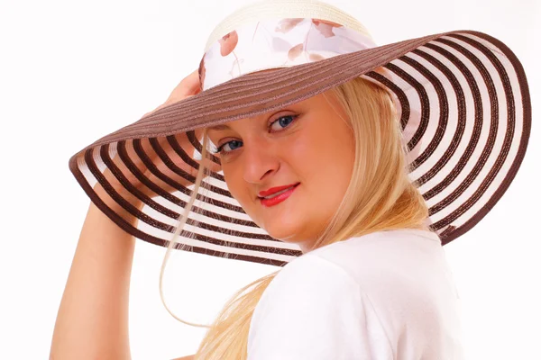 Mujer rubia atractiva en un sombrero — Foto de Stock