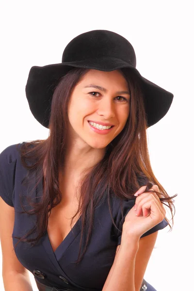 Γοητευτική γυναίκα σε ένα μαύρο καπέλο — Φωτογραφία Αρχείου