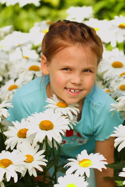 Sevimli küçük kız açık — Stok fotoğraf