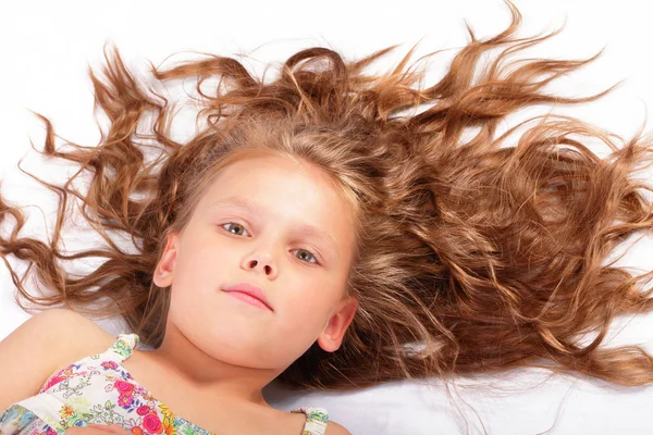 Menina bonita com cabelo vermelho — Fotografia de Stock