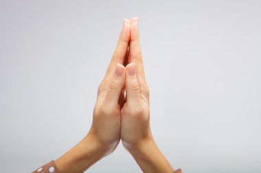 izole eller touch