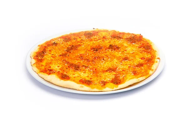 Pizza auf Weiß — Stockfoto