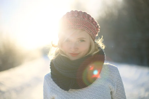 Winter Portret van mooi meisje — Stockfoto