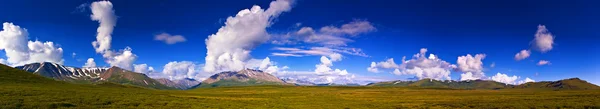 Панорамные горы — стоковое фото