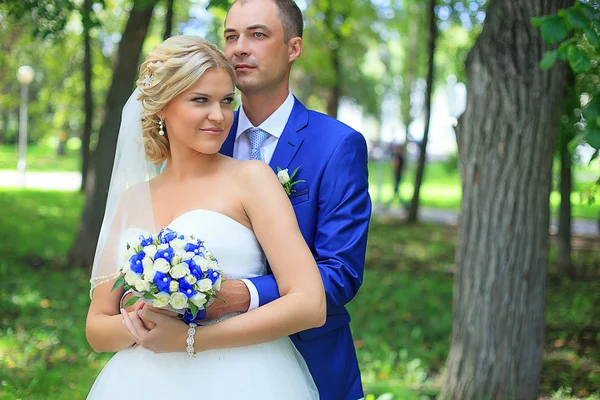 Bride and groom — Stock Photo, Image