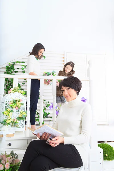 Großmutter, Tochter und Enkelin — Stockfoto