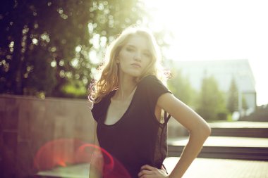 güzel sarışın kız portre