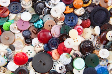 renkli plastik düğmeler