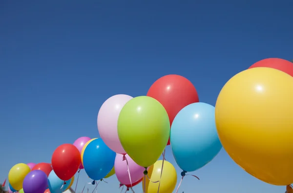 Bunte Luftballons — Stockfoto