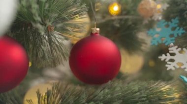 Noel balosuyla Noel ağacı