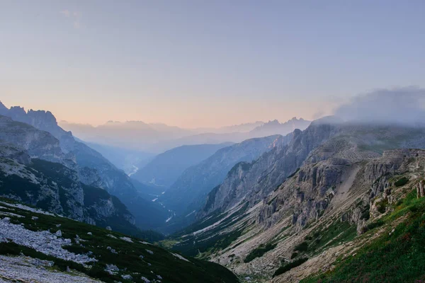 Aamupatikointi Three Peaks Tre Cime Lavaredo Massive Rock Sexten Dolomites — kuvapankkivalokuva