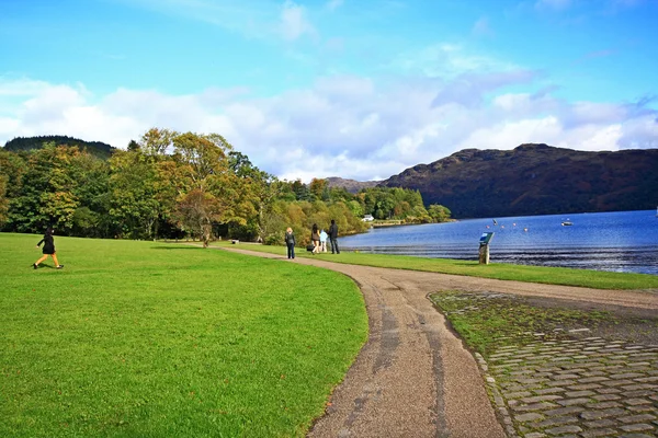 Jezioro Loch lomond w październiku, scotland, Wielka Brytania — Zdjęcie stockowe