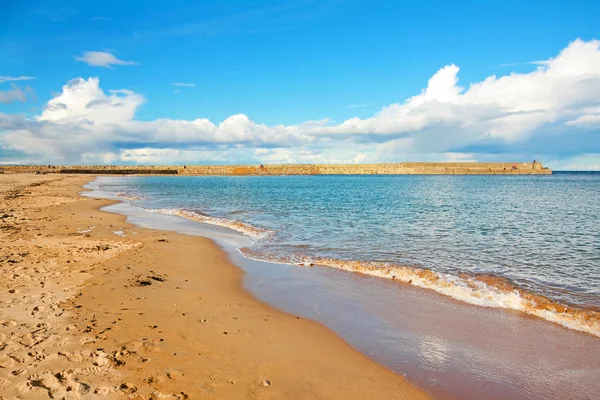 Gyönyörű homokos strand St. Andrews, Skócia — Stock Fotó