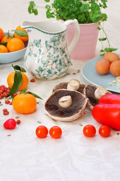 Gesunde rohe, vegetarische Kost — Stockfoto