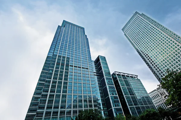 Modern cam gökdelenler