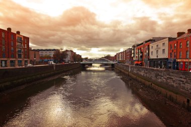 Dublin ve liffey Nehri