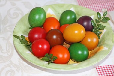 boyalı Paskalya yumurtaları