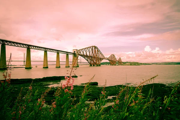 Forth puente ferroviario cerca de Edimburgo , — Foto de Stock