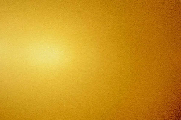 콘크리트 표면에 노란색 황금빛 — 스톡 사진