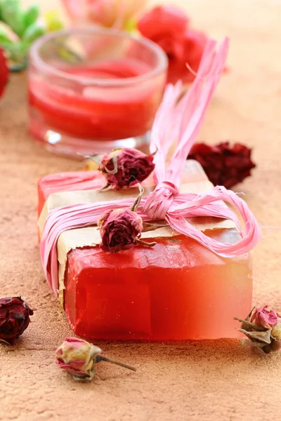 Jabón artesanal con aroma a rosas — Foto de Stock