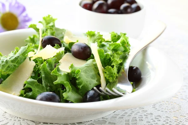Snack üzüm ve peynir salatası — Stok fotoğraf