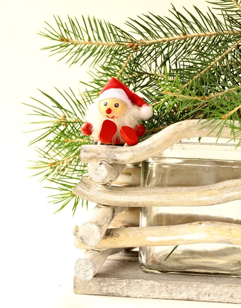 Noel kompozisyon yeşil ağaç altında — Stok fotoğraf