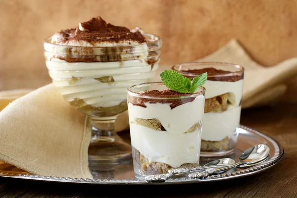 Geleneksel İtalyan tatlı tiramisusu.