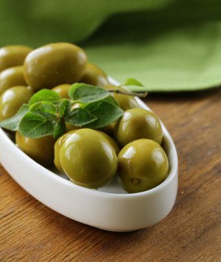 Yeşil Marine zeytin kekik ile