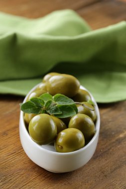 Yeşil Marine zeytin kekik ile