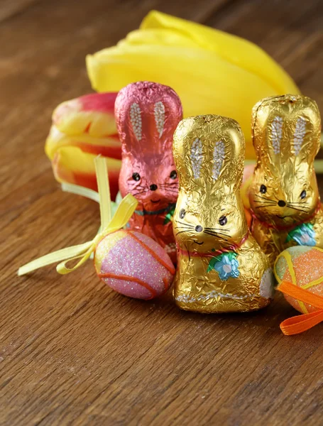チューリップ チョコレート イースターのウサギ (お菓子) — ストック写真