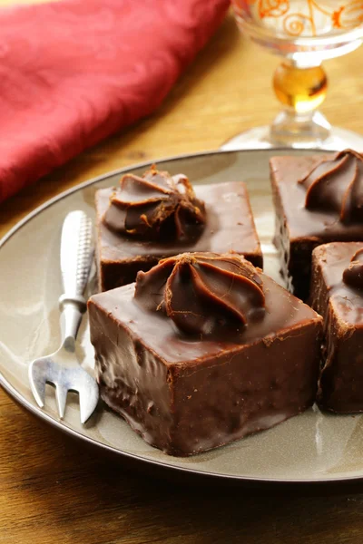 Mini pastel de chocolate con crema de malvavisco — Foto de Stock