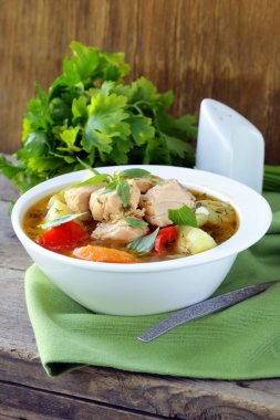 Somon balık güveç sebze ile