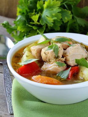 Somon balık güveç sebze ile