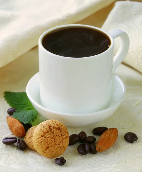 Espresso koffie met koekjes amaretti cup — Stockfoto