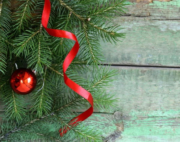 Natale sfondo di legno è rami di abete verde — Foto Stock