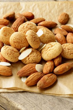 Tatlı Badem Çerezler Bisküvi (amaretti)