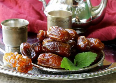 geleneksel oriental tatlı tatlı kurutulmuş tarihleri