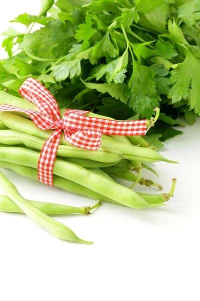 Čerstvé zelené fazolové lusky (hrách, fazole) — Stock fotografie