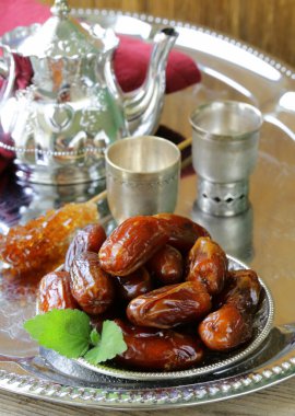 geleneksel oriental tatlı tatlı kurutulmuş tarihleri
