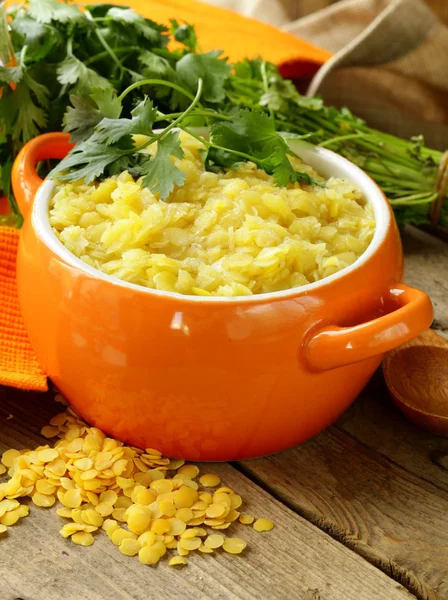 Side dish of yellow lentils with herbs and spices — Stock Photo, Image