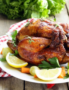 Otlar (kekik ve adaçayı ile kavrulmuş tavuk)