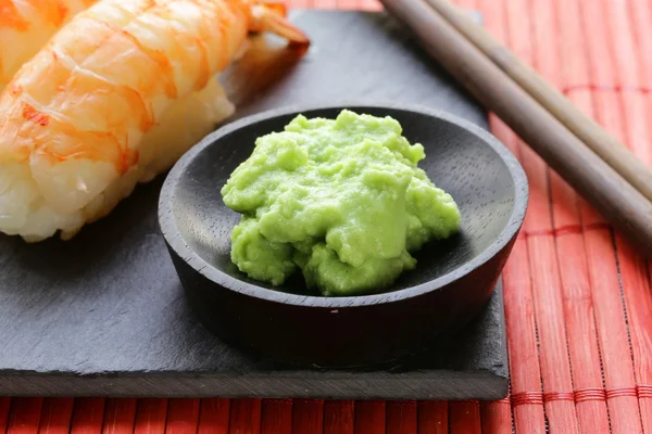 Sauce moutarde wasabi pour la nourriture japonaise — Photo