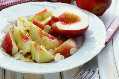 yaz meyve tatlı şeftali, badem ve ballı