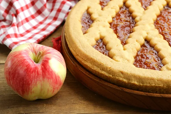 Homemade apple pie on a wooden table — Stock Photo, Image