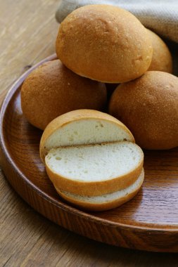 ahşap plaka, ev yapımı ekmek buns