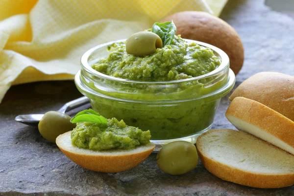 Snack tapenade of green olives and basil — Stock Photo, Image