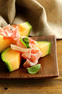 Tütsülenmiş jambon (prosciutto melone ile İtalyan antipasti kavun)